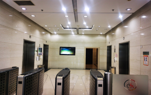 国润大厦电梯