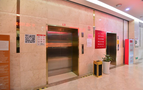 宝成大厦电梯