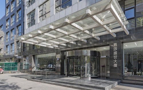 燕莎盛世大厦正门