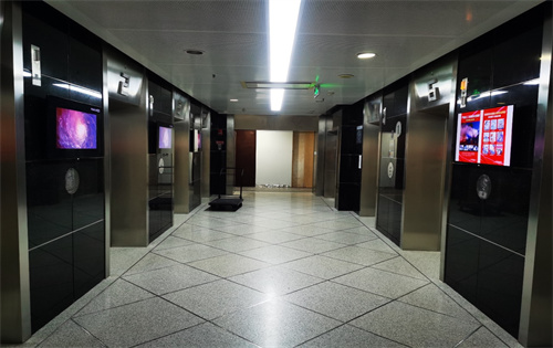 北方地产大厦电梯