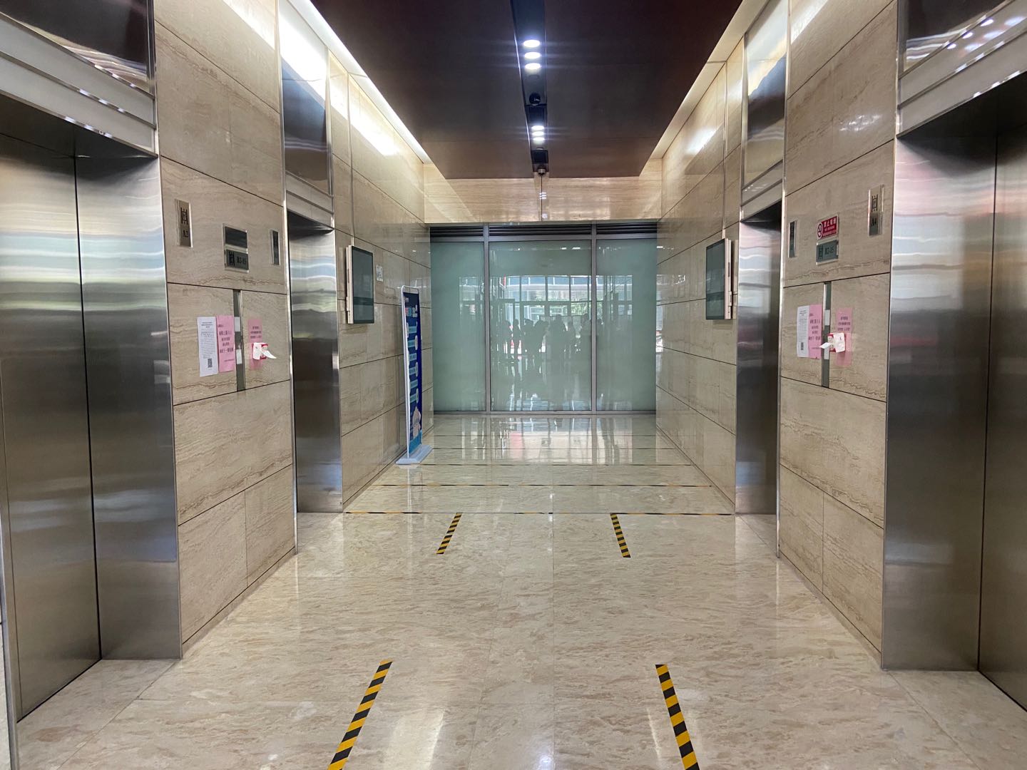 金泰大厦电梯