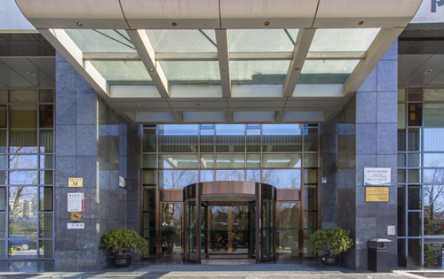 伊泰大厦旋转门