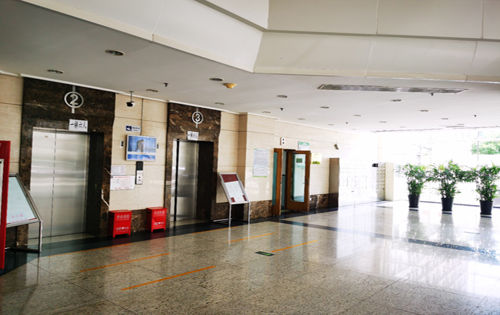 成铭大厦电梯