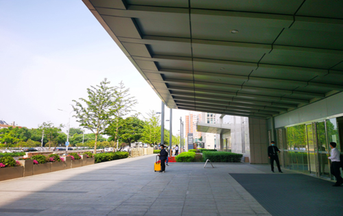 中国再保险大厦正门