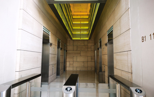 新保利大厦电梯