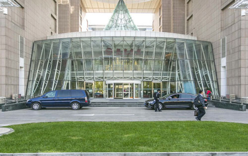 泰康人寿大厦正门