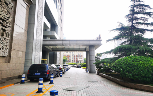 港中旅大厦入口