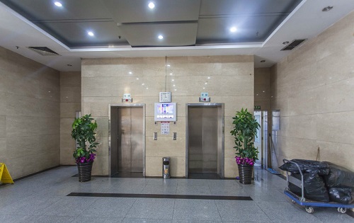 青云当代大厦电梯