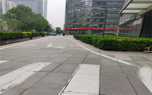 东方梅地亚中心电梯