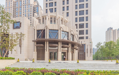 东湖国际中心正门