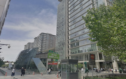 主语国际中心正门