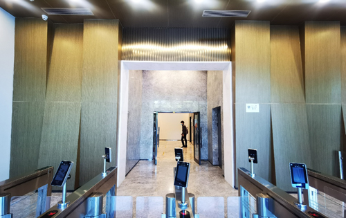广泽中心电梯
