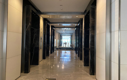 ​环球金融中心电梯