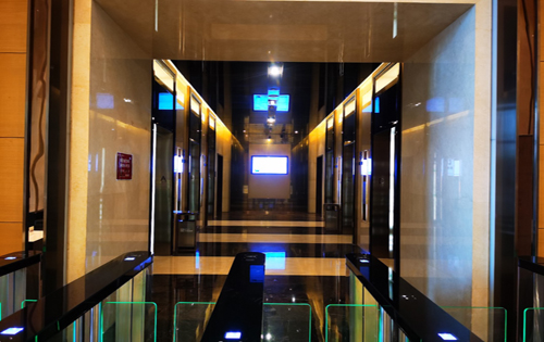 中海地产广场电梯