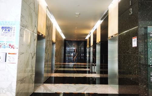 远洋光华国际电梯