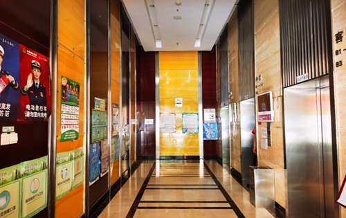 光耀东方广场电梯