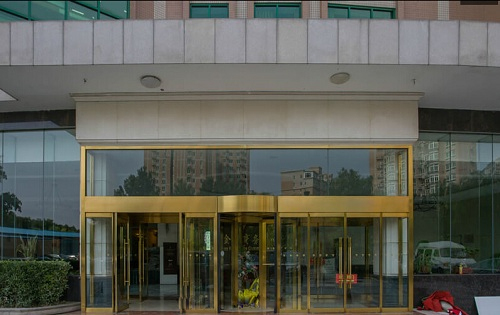 金源时代商务中心正门