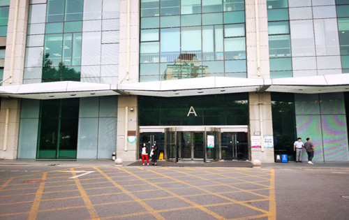 朗琴国际A座入口