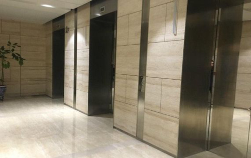 中航技广场楼道