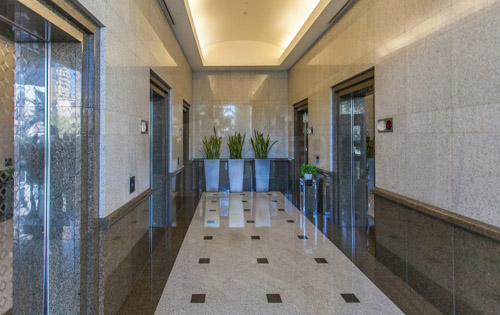 现代汽车大厦电梯