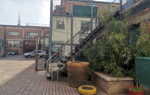 YOLO文化产业园办公区