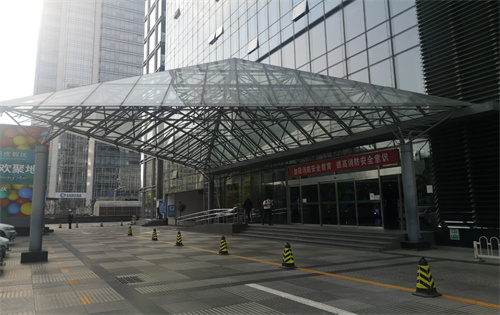 辉煌时代大厦正门