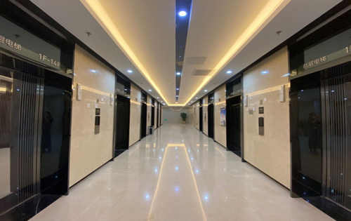 世界侨商中心电梯